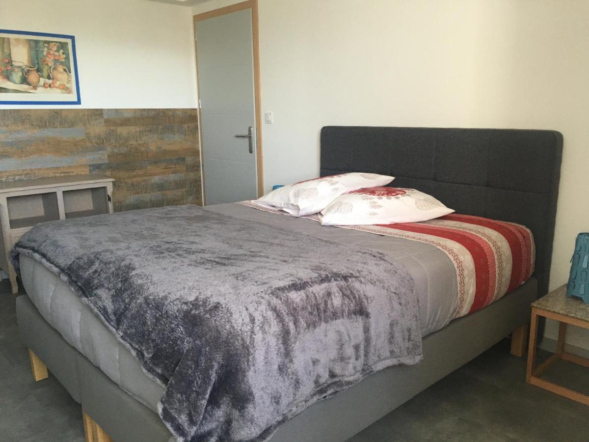 Appartement T2 Independant Dans Maison Pugny-Chatenod Bagian luar foto